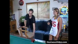 Hi Tin-edyer Club #9 - Pandora Damgo, Tony Tedeschi - ang usa Ka tin-edyer nga babaye nga giiyot sa linaw sa lamesa