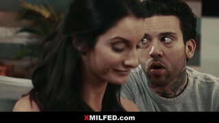 Žena i Perverznjak Detektive - XMILFED.com