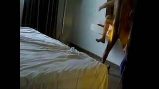 կինը վայելում այլ