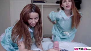 Chicas Maya Kendrick y caliente Vanna Bardot compartida tipo grande polla dura antes de que el sexo del hardcore