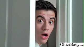 יונג מיידל (דימענט זשעקסאן) מיט קייַלעכיק ריזיק טיץ באַקומען ניילד אין אָפיס וויד-09