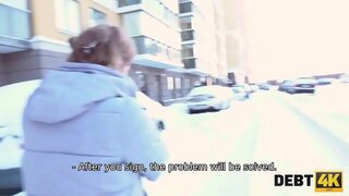 ДОЛГ4 tisuća Барменша Calibri Angel se ne može zaraditi novac, ali ona može koristiti svoje seksualne čari